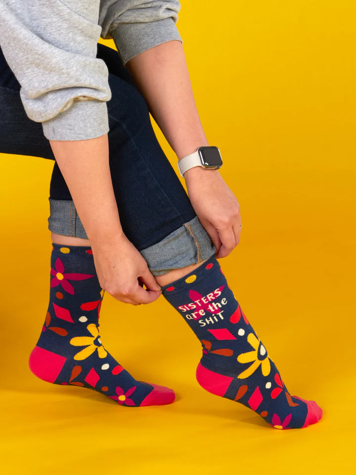 Blue Q - Ladies Crew Socks - Sisters are the Shit