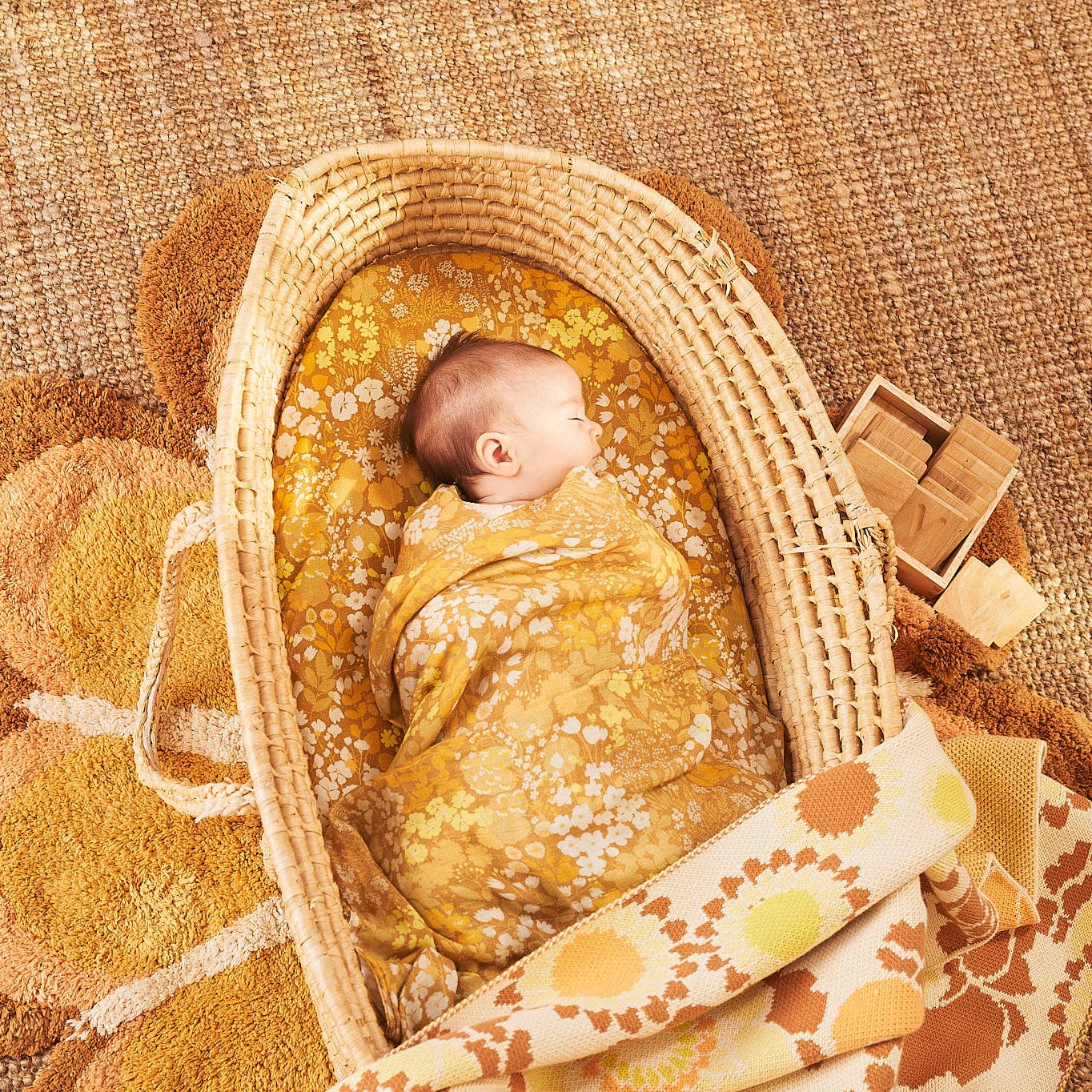 Banabae - Baby Wrap/Swaddle - Honey Bunch